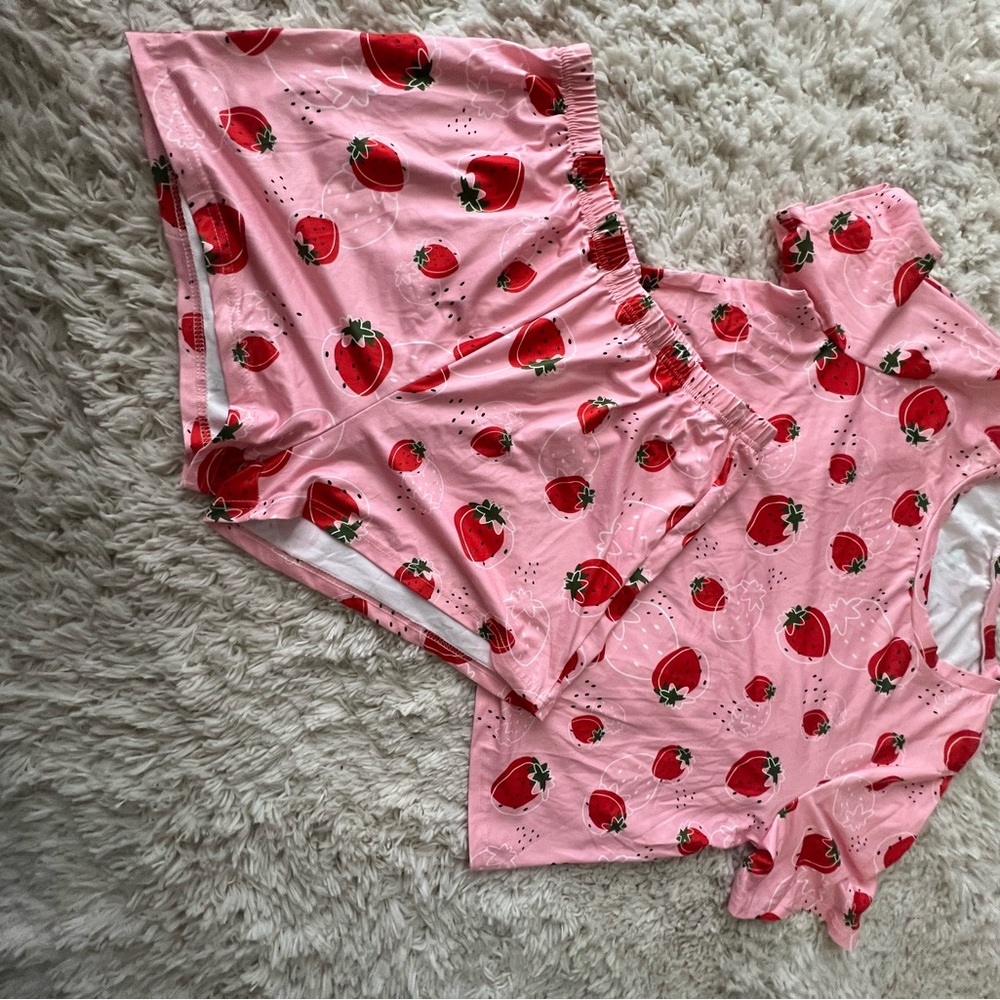 Woman 2-piece pj”s with strawberry 🍓 print